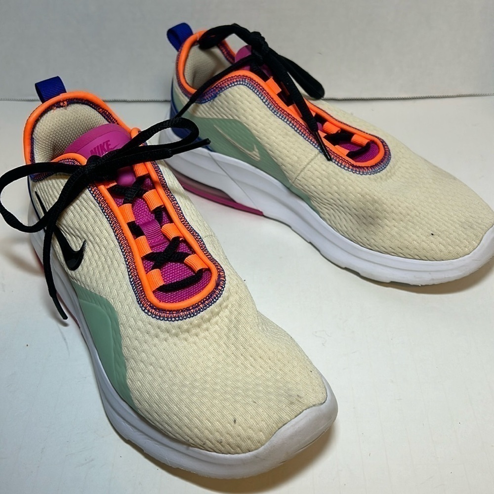 Nike Air Max Motion 2 ES1 CD5440-200 Low Running Shoes Sneakers Womens US Size 8